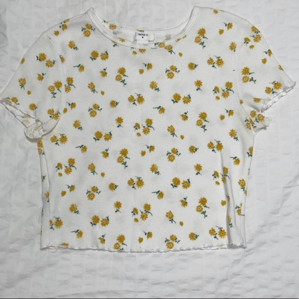 FOREVER 21 Cropped Ruffled Top